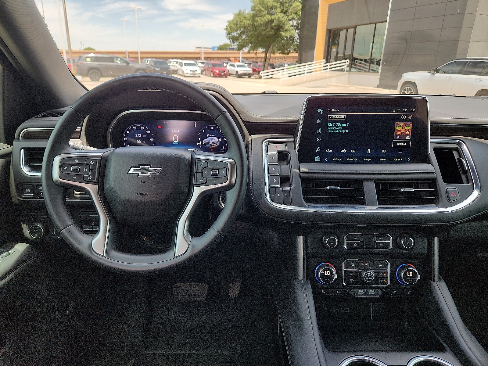 2024 Chevrolet Suburban Z71 - Photo 11