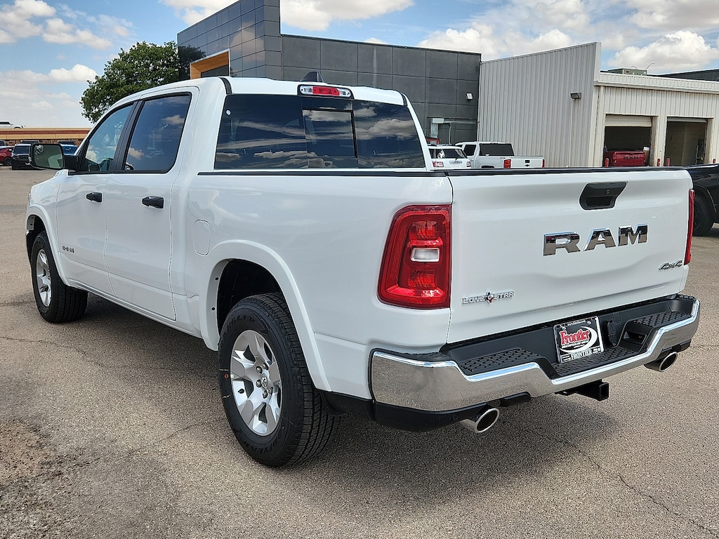 New 2026 Ram 1500 LONE STAR CREW CAB 4X4 5'7 BOX Pickup
