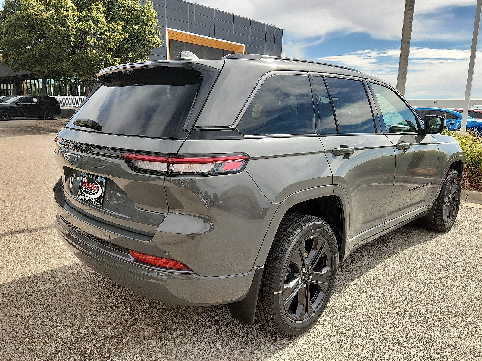 New 2027 Jeep Grand Cherokee 2 Row LIMITED 4X4 Sport Utility