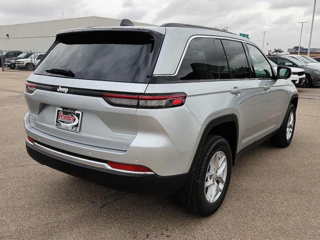 New 2025 Jeep Grand Cherokee LAREDO X 4X4 Sport Utility
