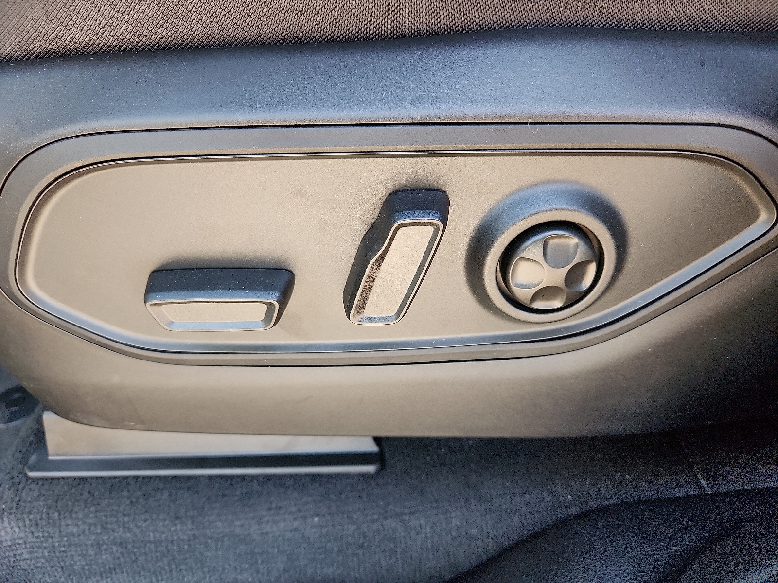 2025 Jeep Grand Cherokee Laredo - Photo 13