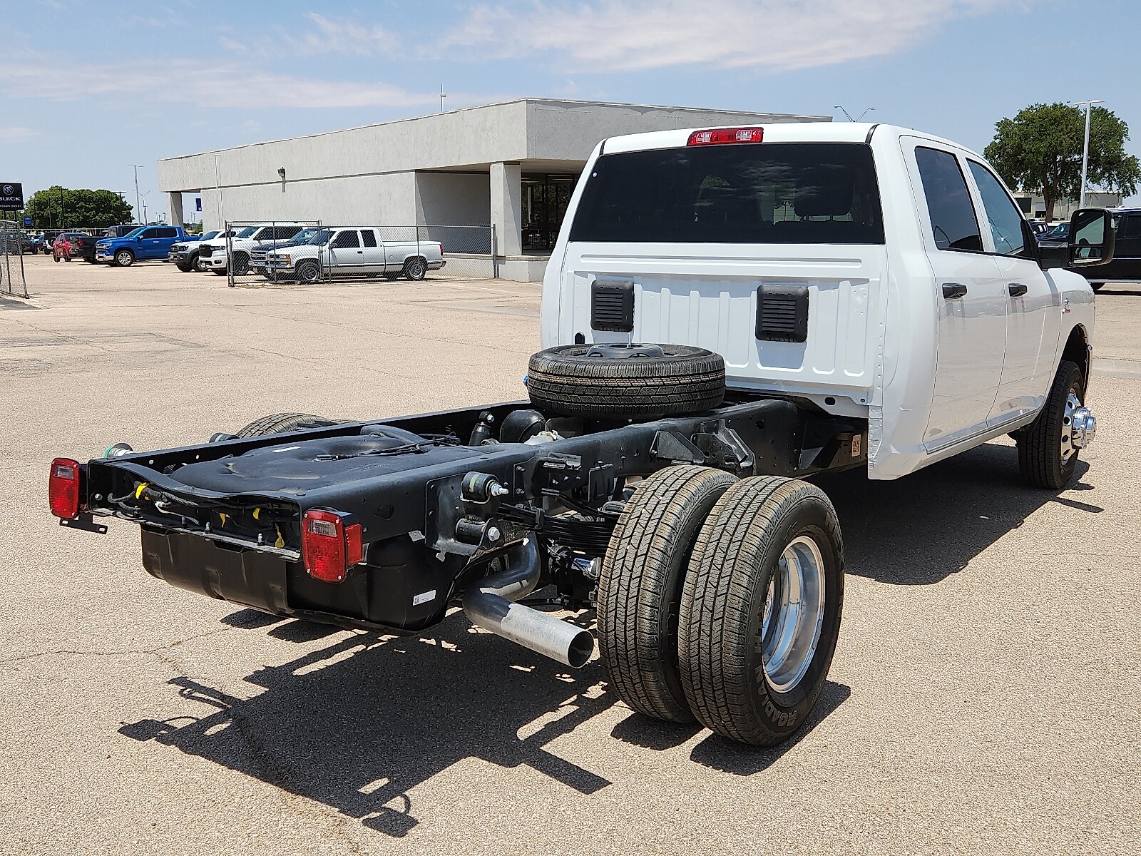 2025 Ram 3500 Tradesman photo 3