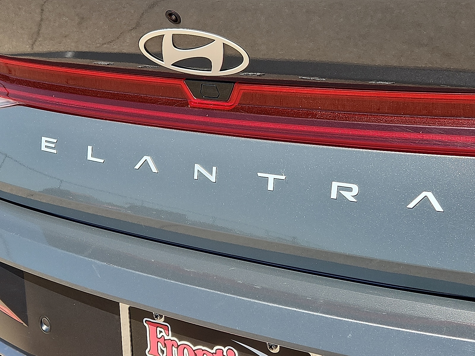 2024 Hyundai Elantra Limited - Photo 8