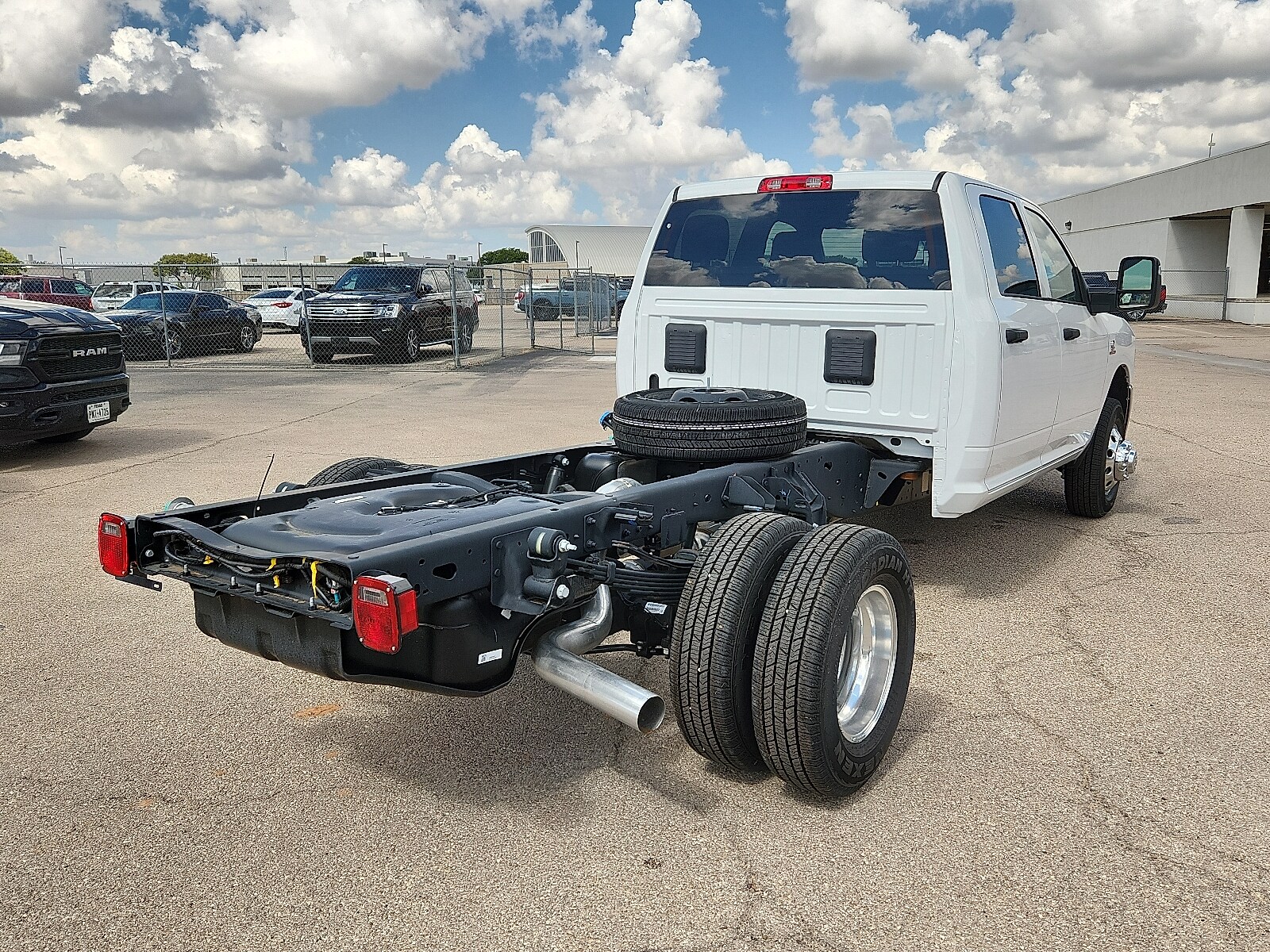 2025 Ram 3500 Tradesman photo 3