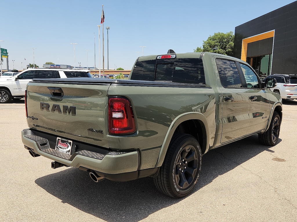 New 2026 Ram 1500 LONE STAR CREW CAB 4X4 5'7 BOX Pickup
