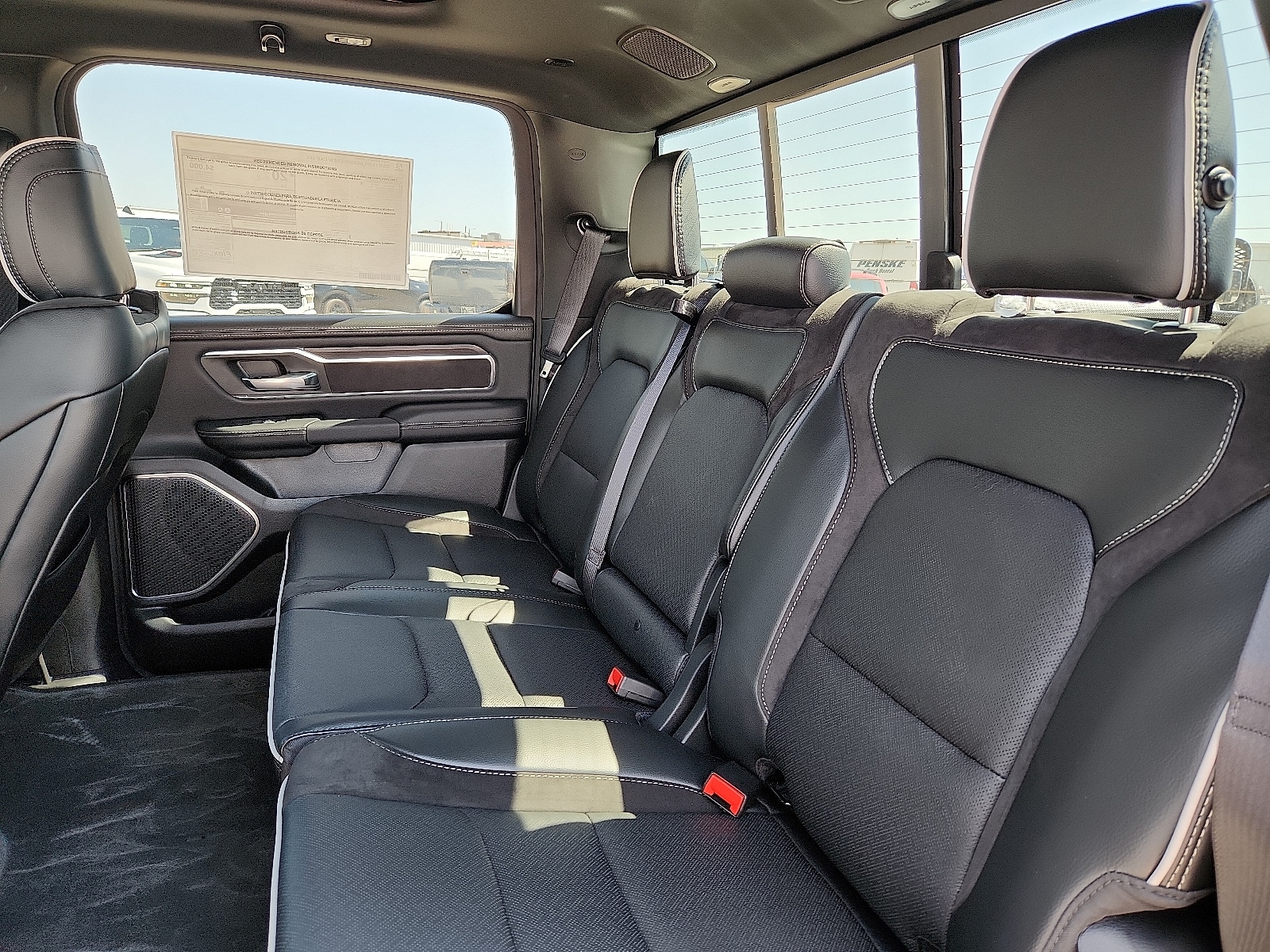 2026 RAM 1500 Laramie - Photo 10