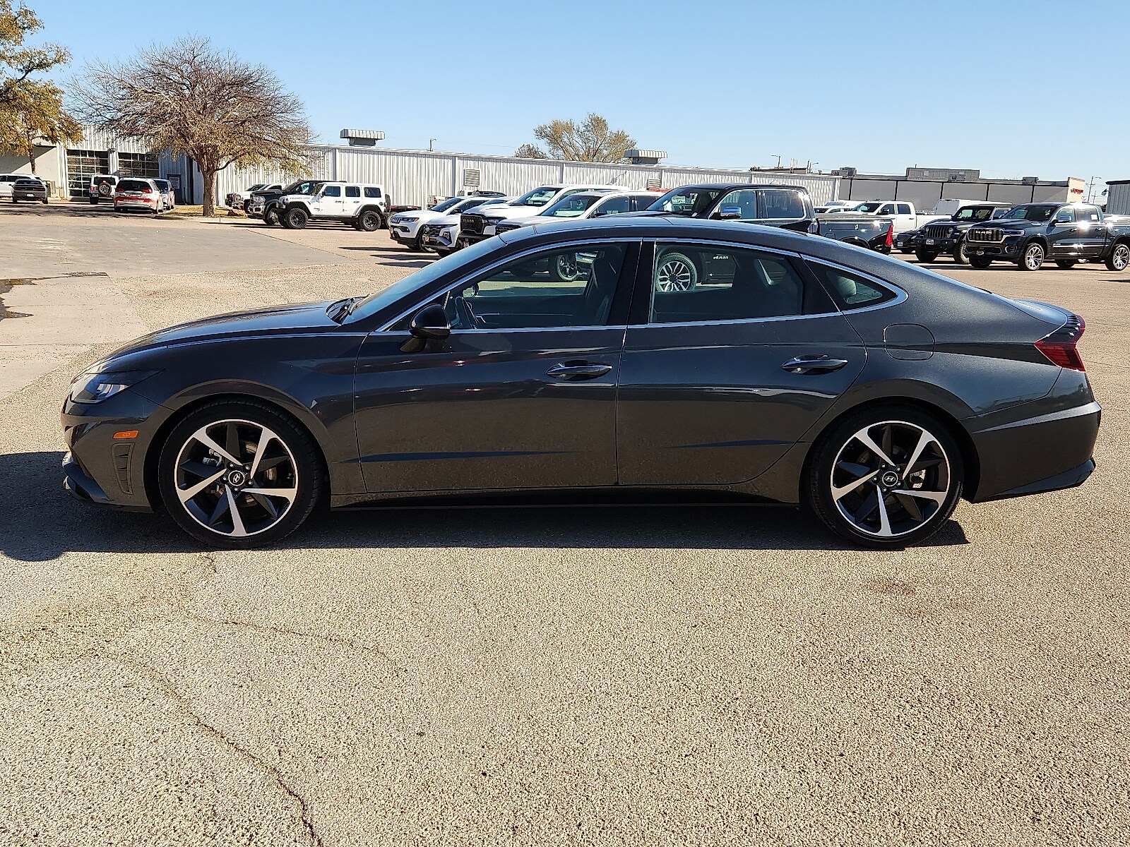 2023 Hyundai Sonata SEL Plus photo 2