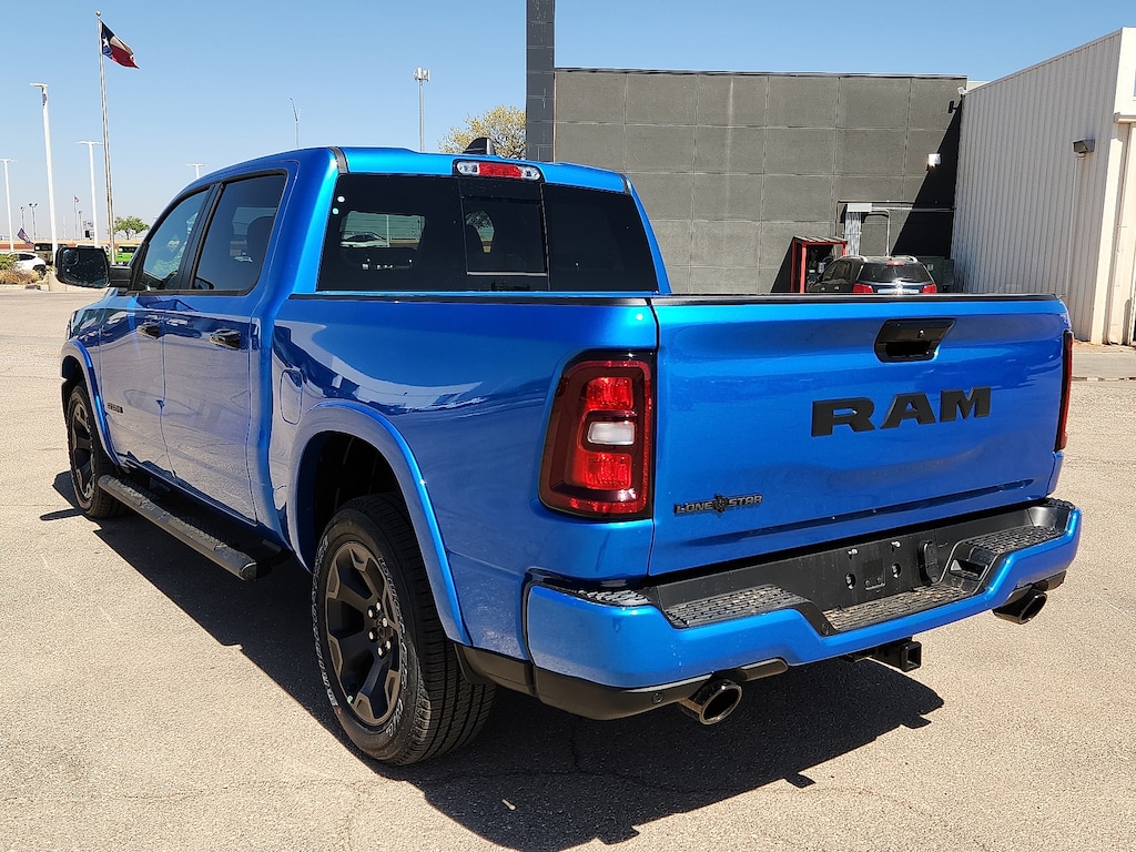 New 2026 Ram 1500 LONE STAR CREW CAB 4X2 5'7 BOX Pickup