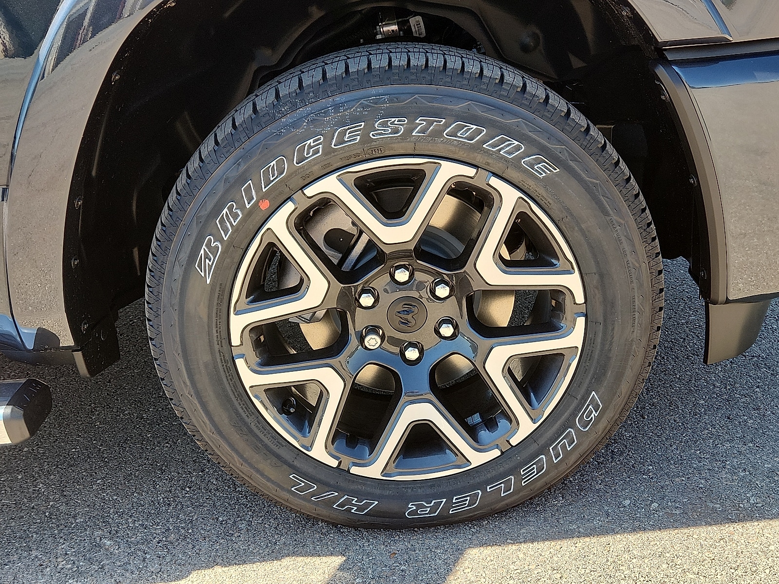2026 RAM 1500 Laramie - Photo 7