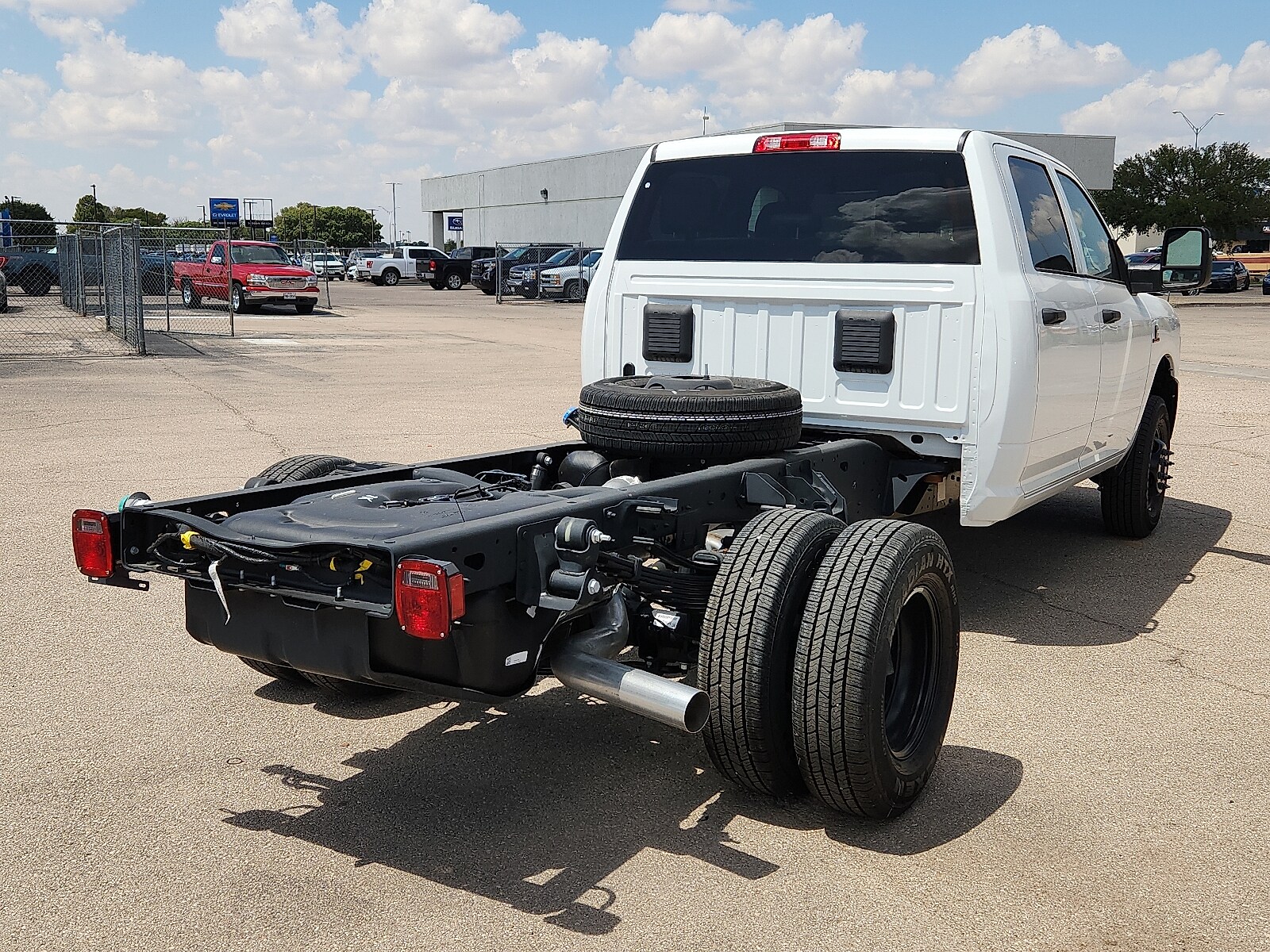 2025 Ram 3500 Tradesman photo 3