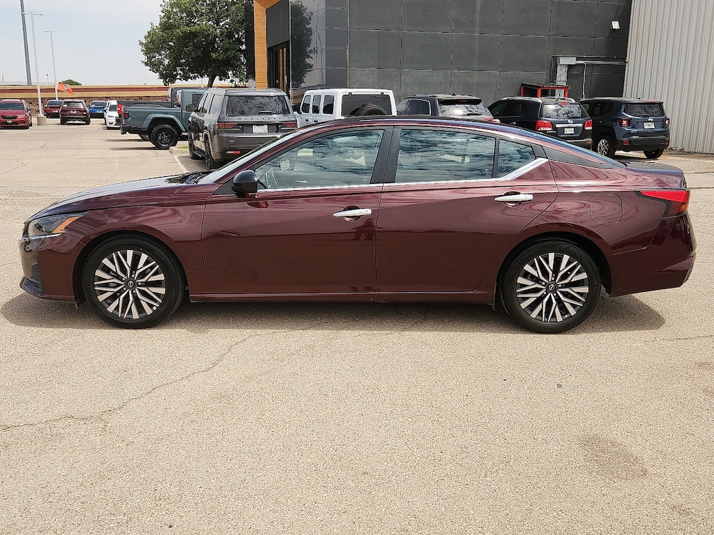 Used 2025 Nissan Altima SV Sedan