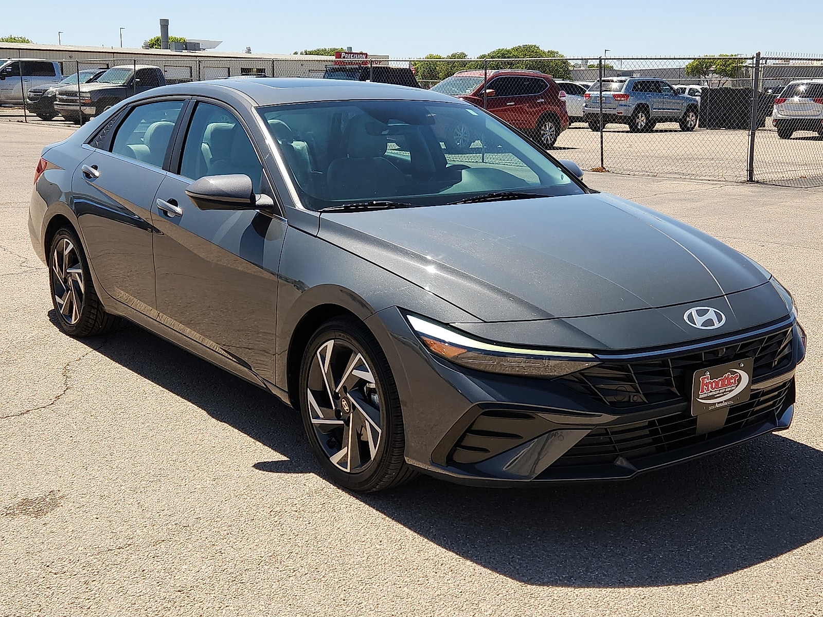 2024 Hyundai Elantra Limited - Photo 6