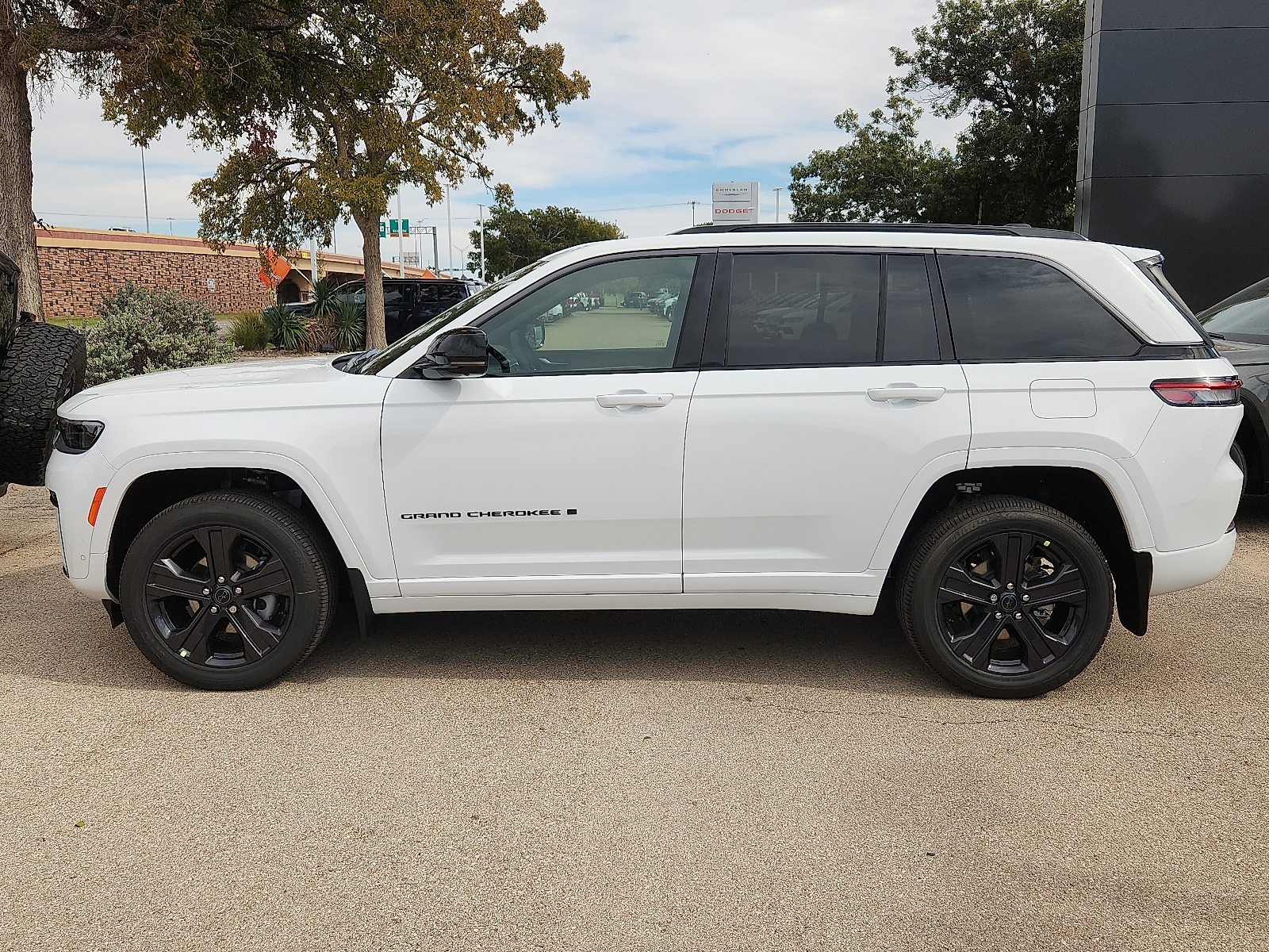 New 2027 Jeep Grand Cherokee 2 Row LIMITED 4X4 Sport Utility
