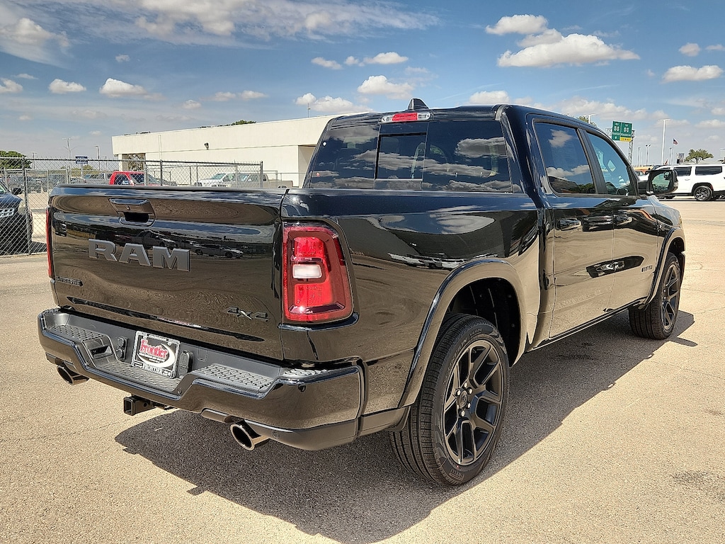 New 2027 Ram 1500 LARAMIE CREW CAB 4X4 5'7 BOX Pickup