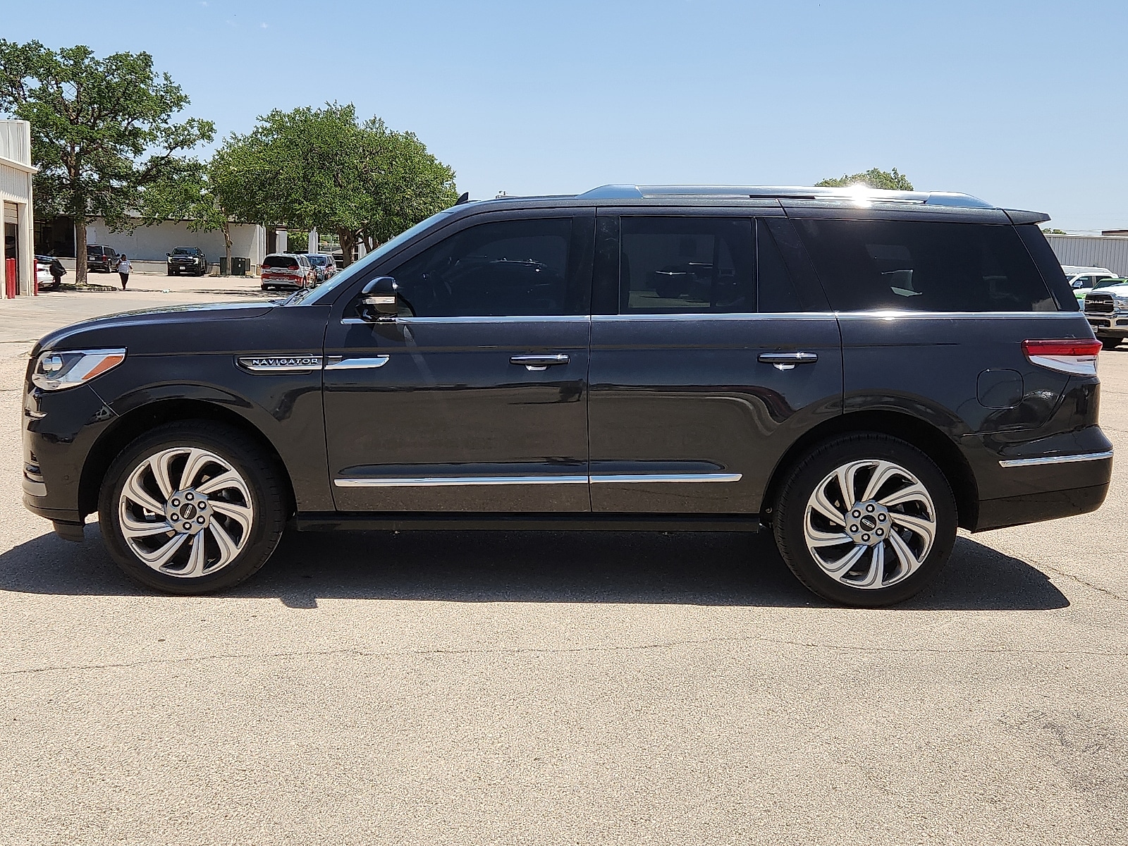 Used 2023 Lincoln Navigator Reserve with VIN 5LMJJ2LG6PEL14148 for sale in Lubbock, TX
