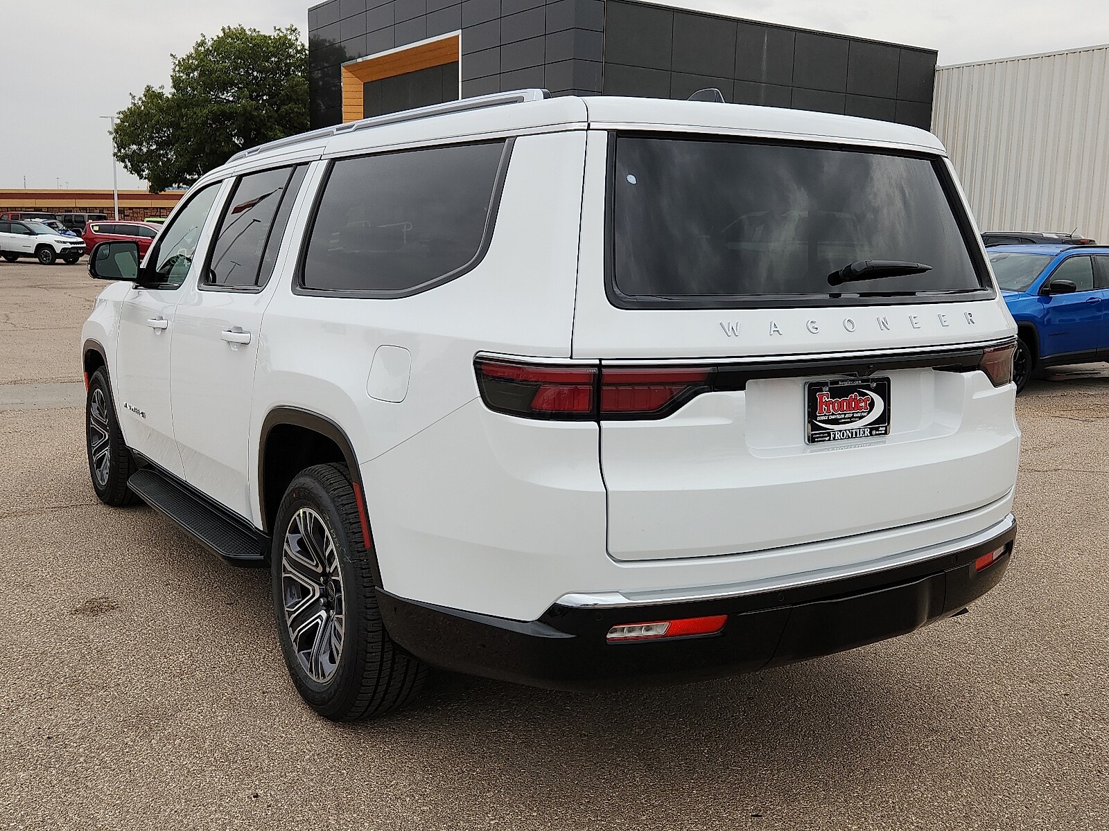 2025 Jeep Wagoneer L Base photo 3