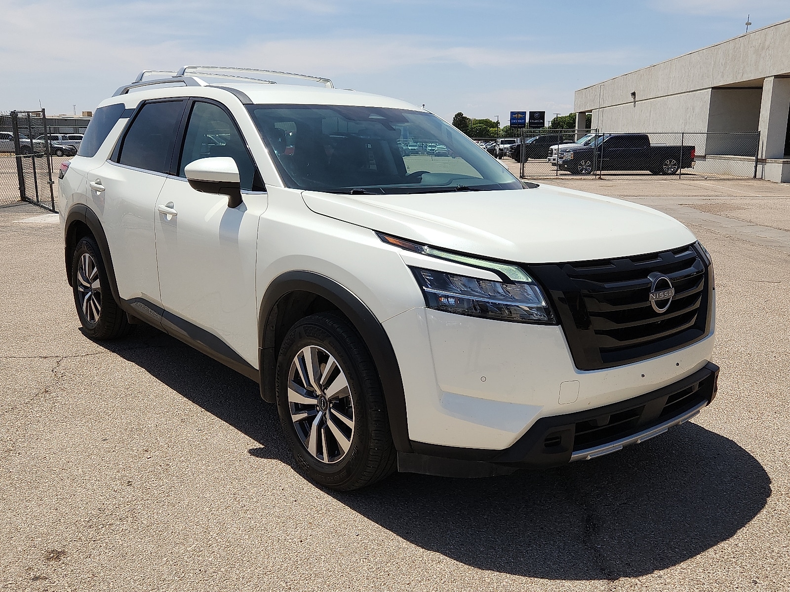 2023 Nissan Pathfinder SL - Photo 6