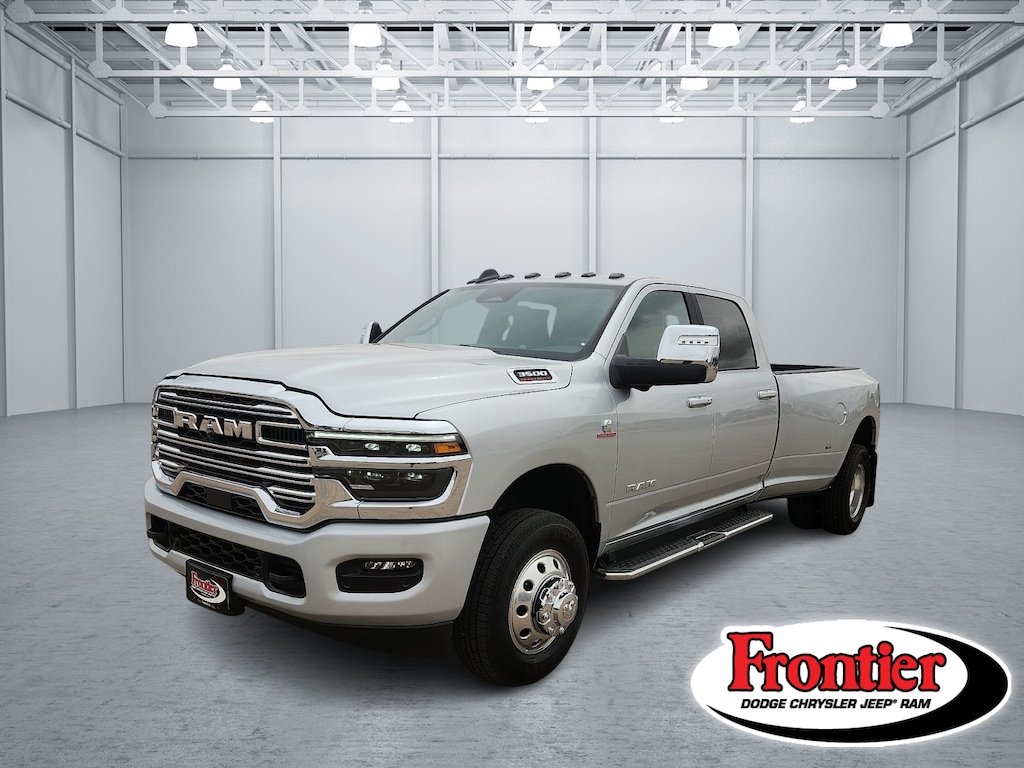 New 2026 Ram 3500 LARAMIE CREW CAB 4X4 8' BOX Pickup