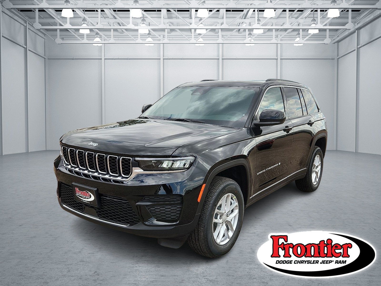 2025 Jeep Grand Cherokee Laredo's photo