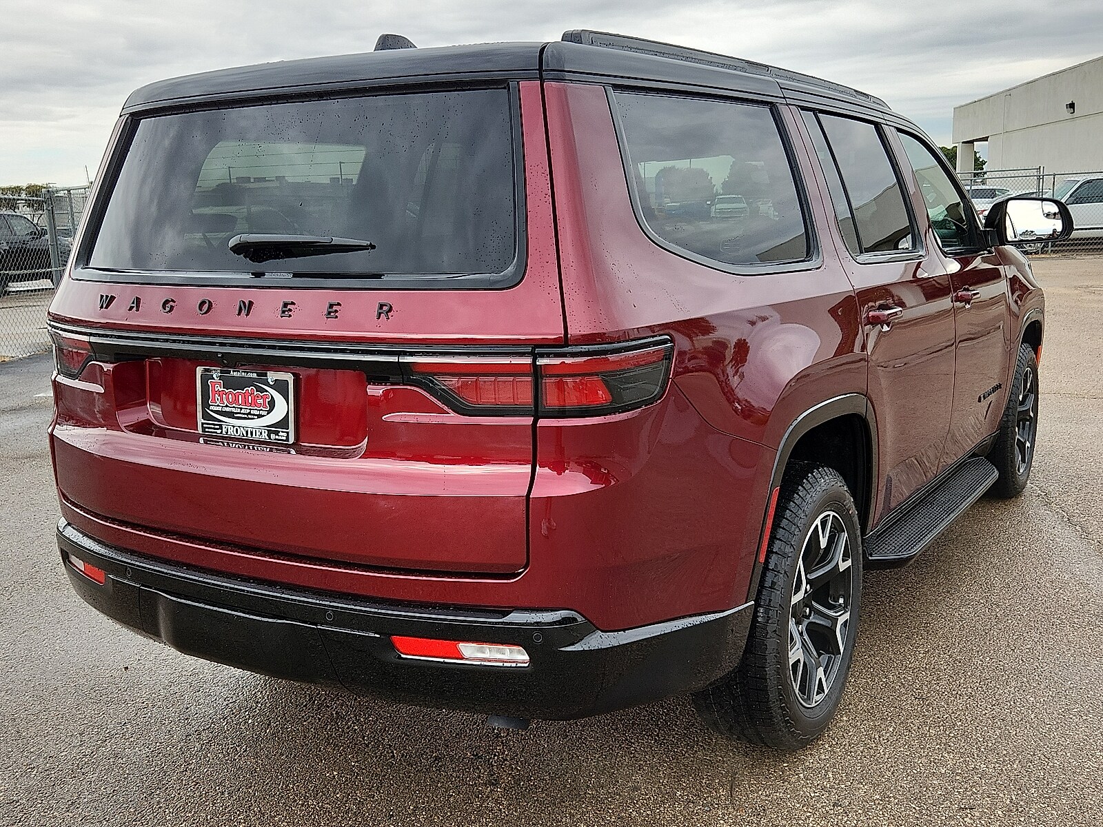 2025 Jeep Wagoneer Overland photo 4