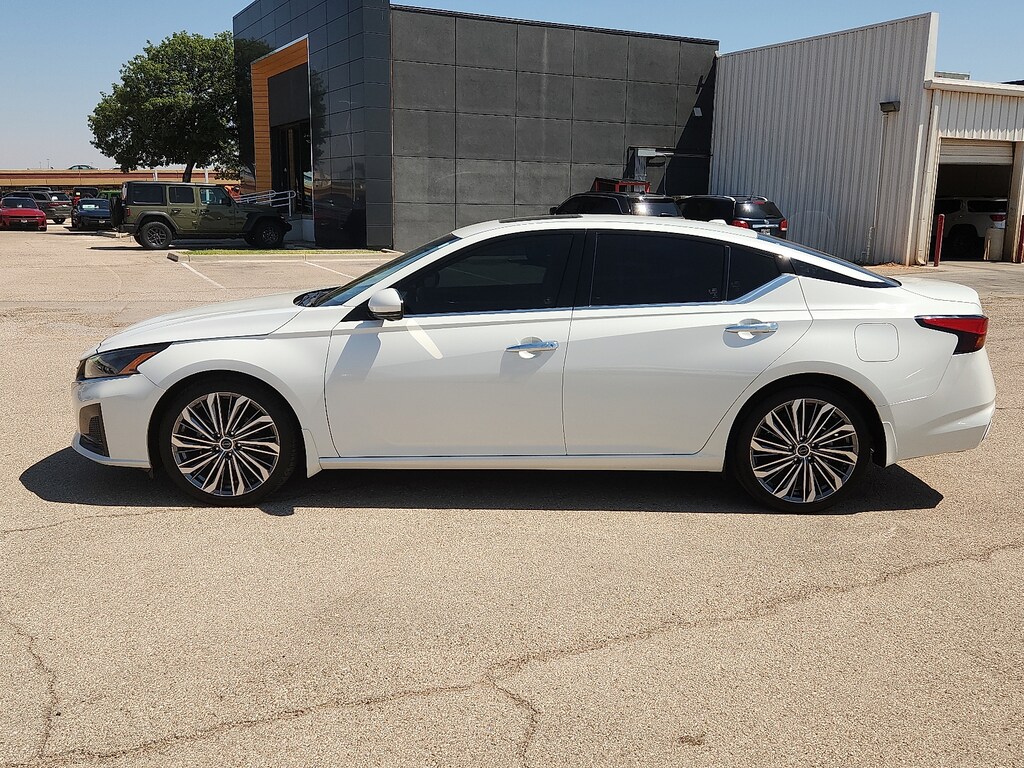 Used 2024 Nissan Altima 2.5 SL Sedan