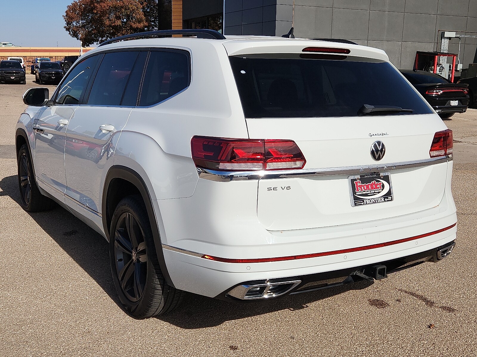 2021 Volkswagen Atlas V6 SE Technology R-Line photo 3