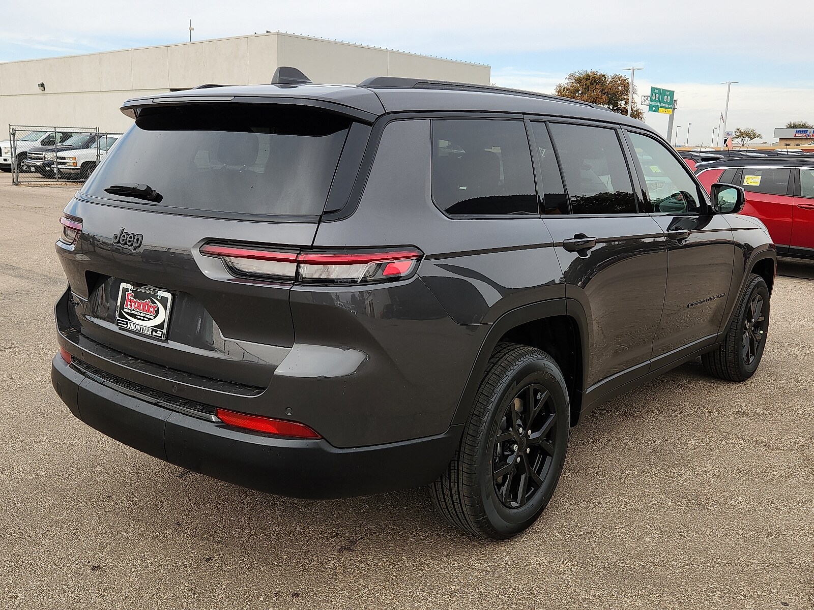 2025 Jeep Grand Cherokee Altitude photo 4
