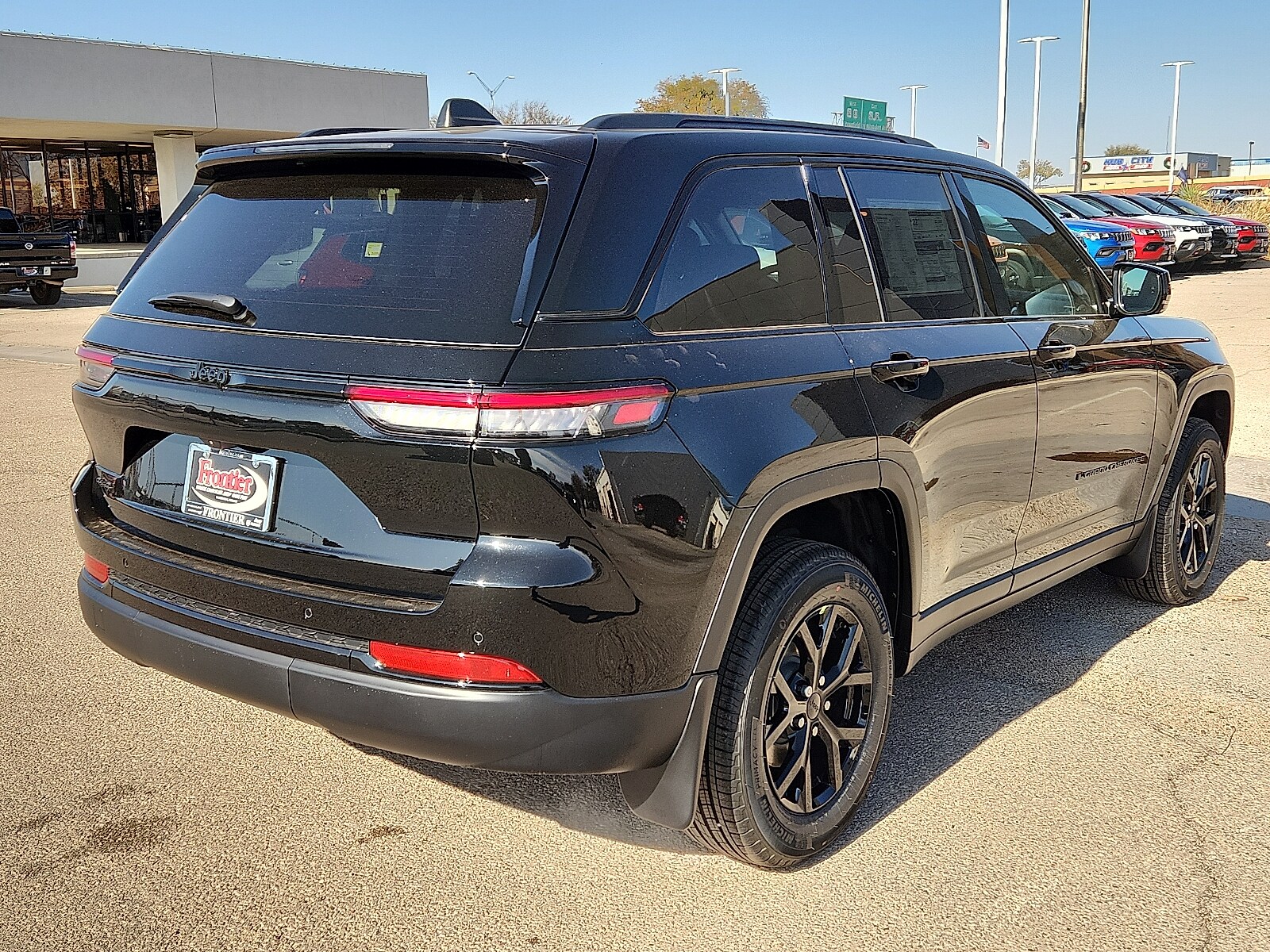 2025 Jeep Grand Cherokee Altitude photo 4