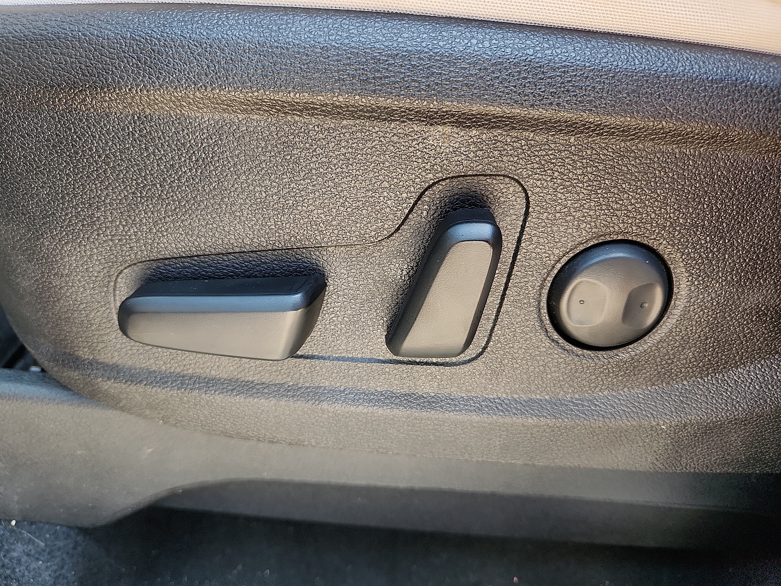 2024 Kia Telluride S - Photo 12