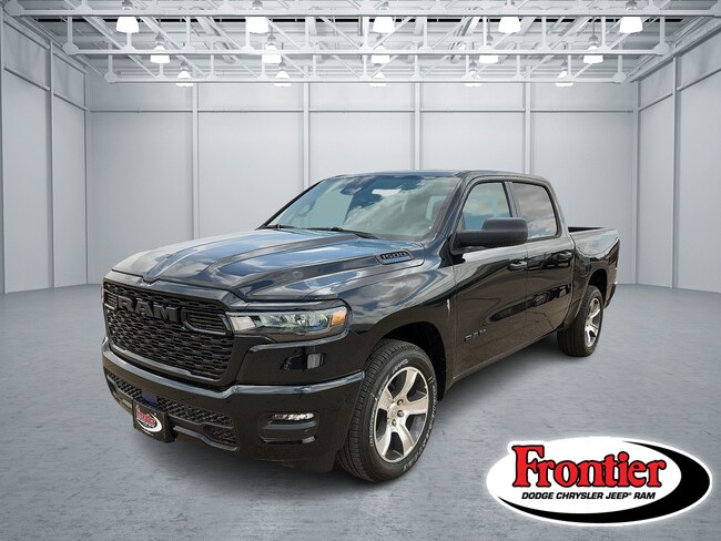 2026 Ram 1500 EXPRESS CREW CAB 4X2 5'7 BOX Pickup