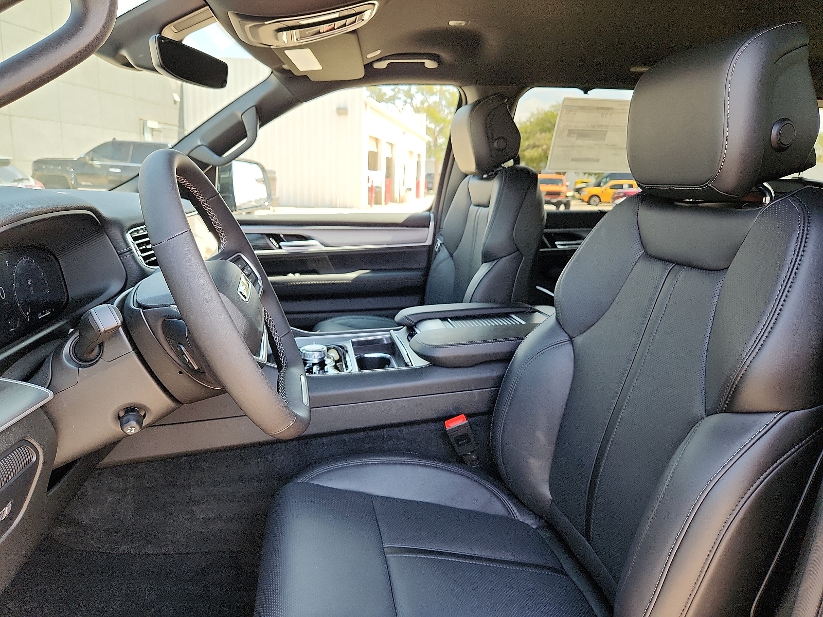 2025 Jeep Wagoneer Series II - Photo 12