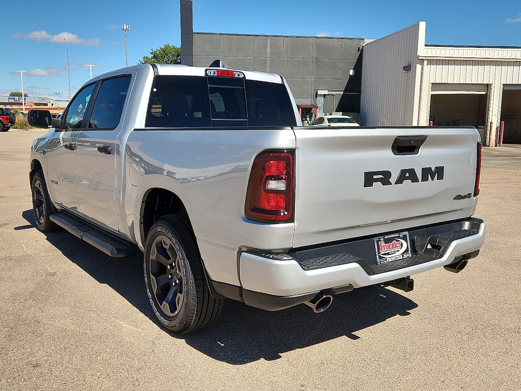 New 2027 Ram 1500 TRADESMAN CREW CAB 4X4 Pickup