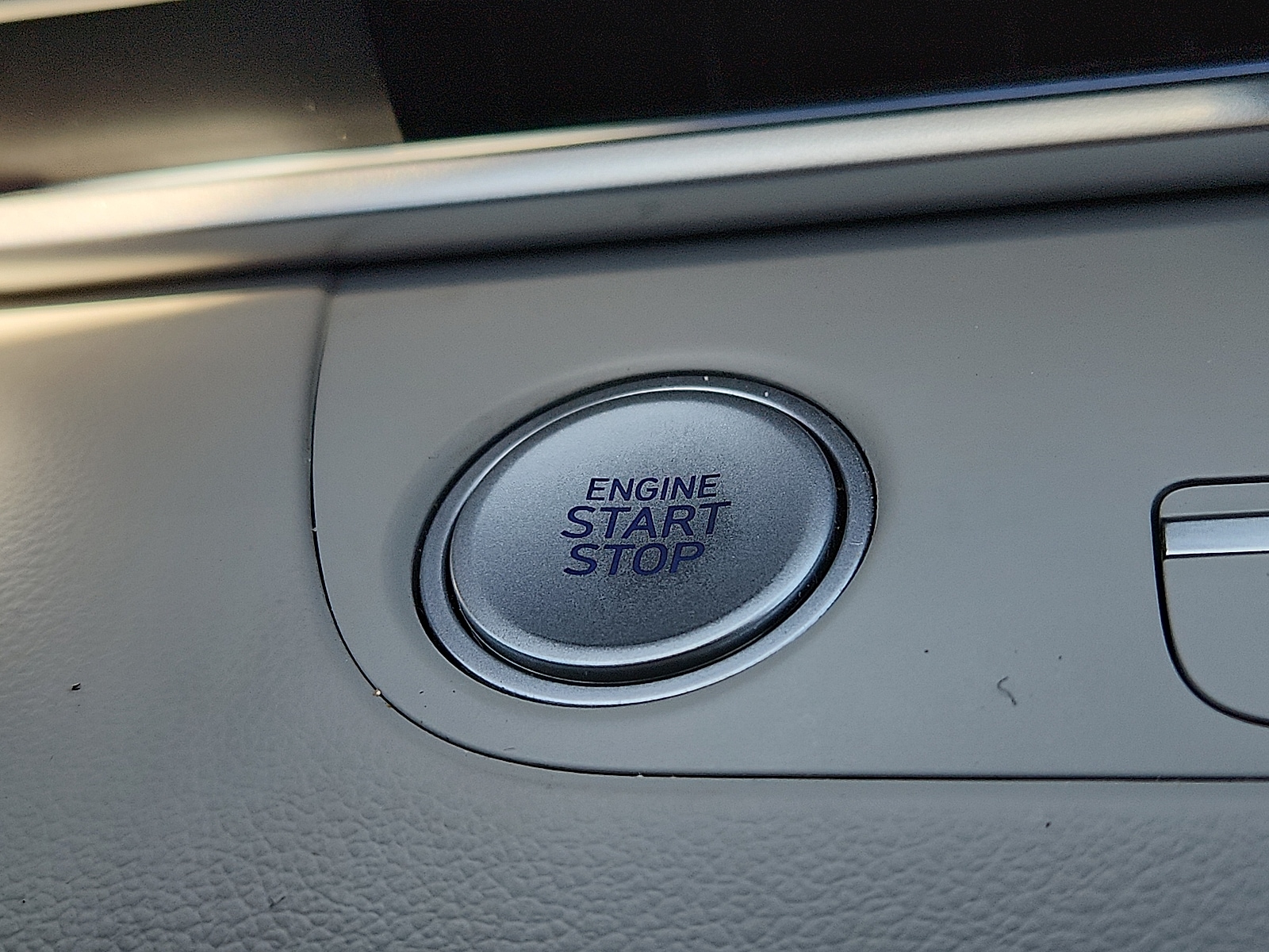 2024 Hyundai Elantra Limited - Photo 16