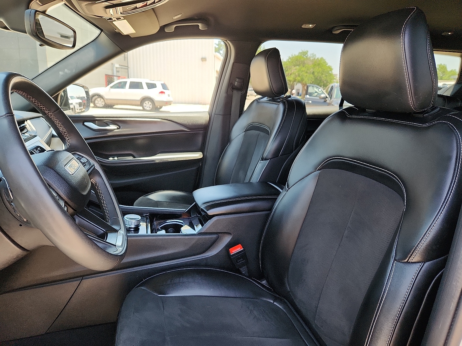 2023 Jeep Grand Cherokee L Altitude - Photo 12