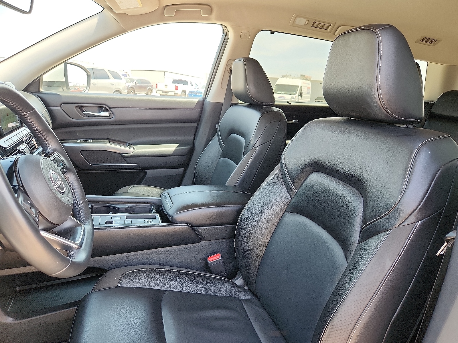 2023 Nissan Pathfinder SL - Photo 11