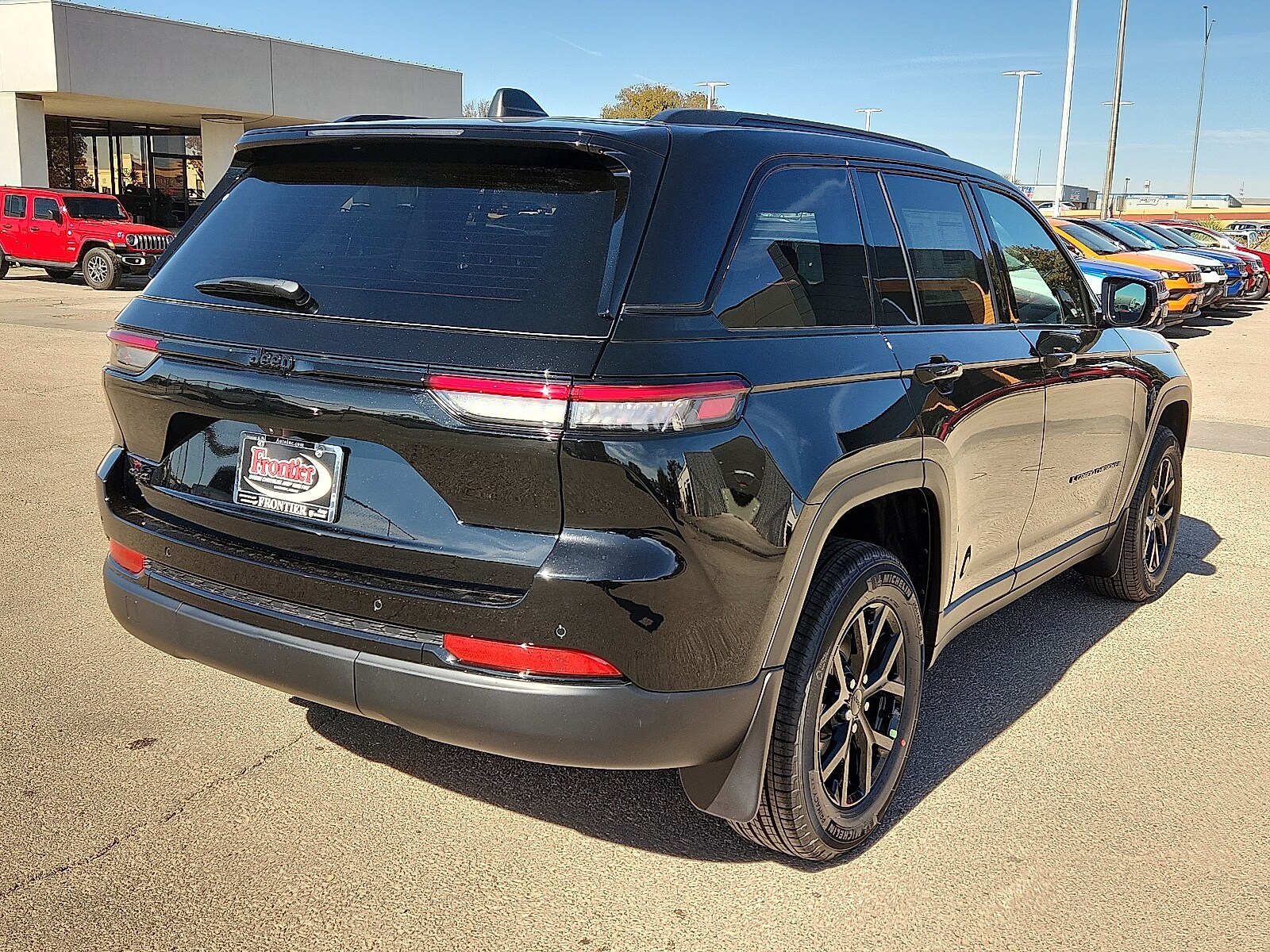 2025 Jeep Grand Cherokee Altitude photo 3