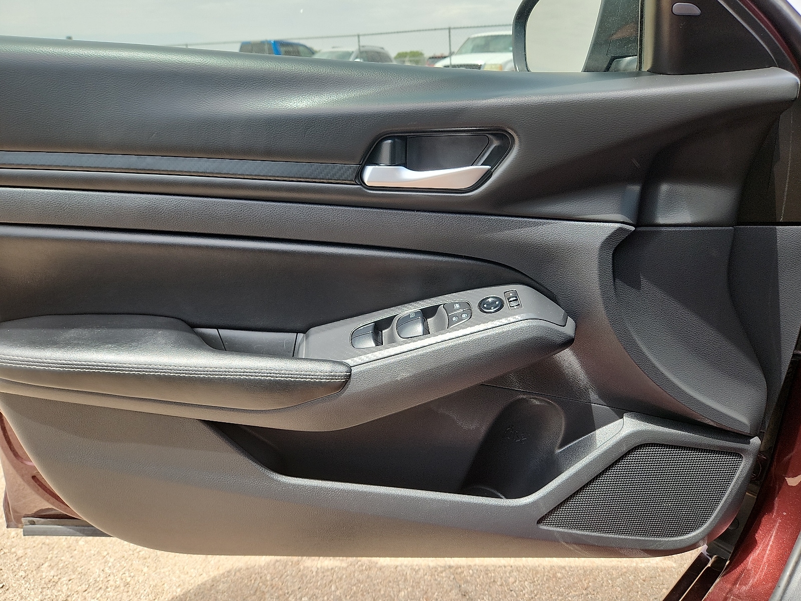 2025 Nissan Altima SV - Photo 13