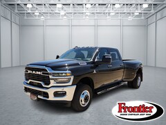 2026 Ram 3500 TRADESMAN CREW CAB 4X4 8' BOX Pickup
