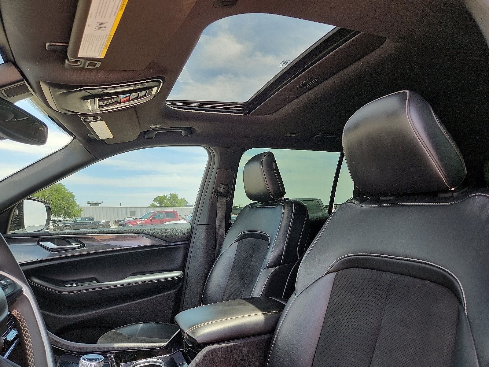 2023 Jeep Grand Cherokee L Altitude - Photo 12