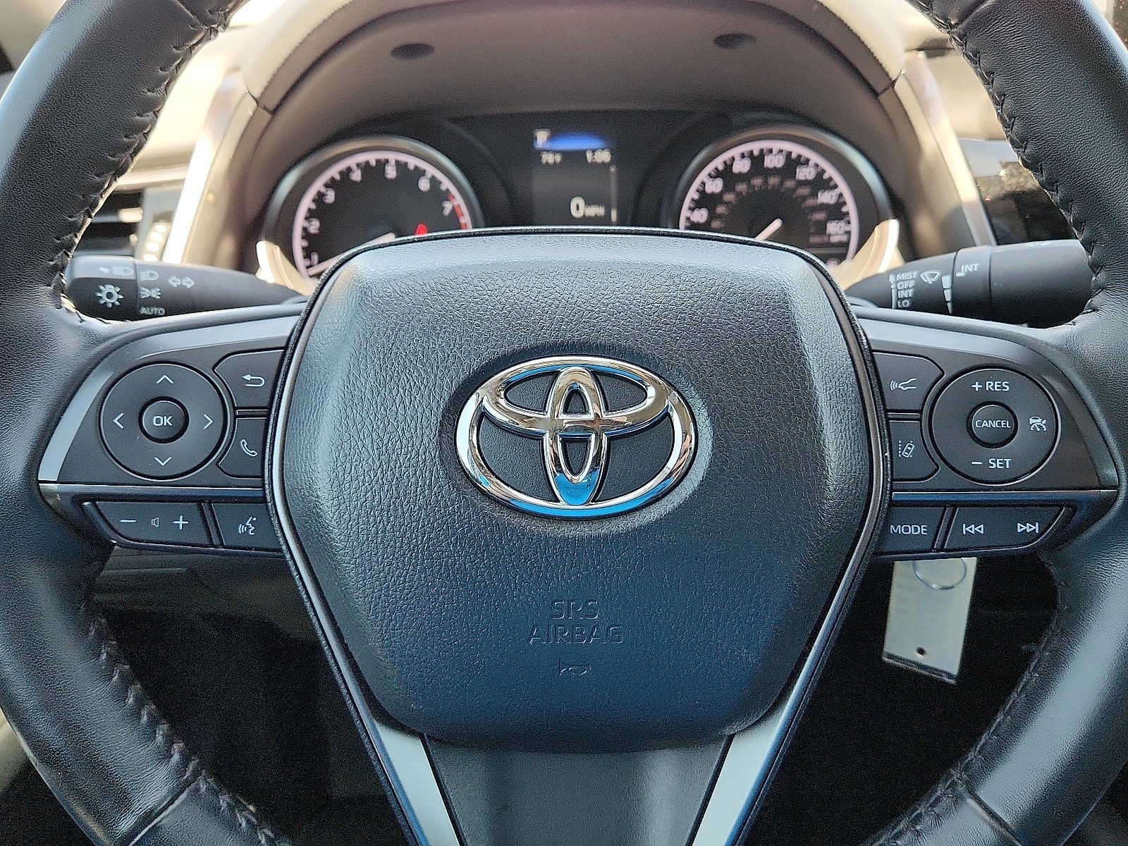 2024 Toyota Camry SE - Photo 19