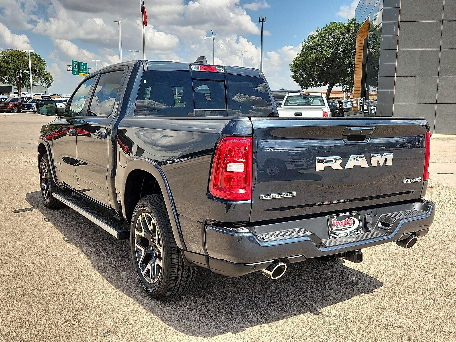 2026 Ram 1500 Laramie photo 3