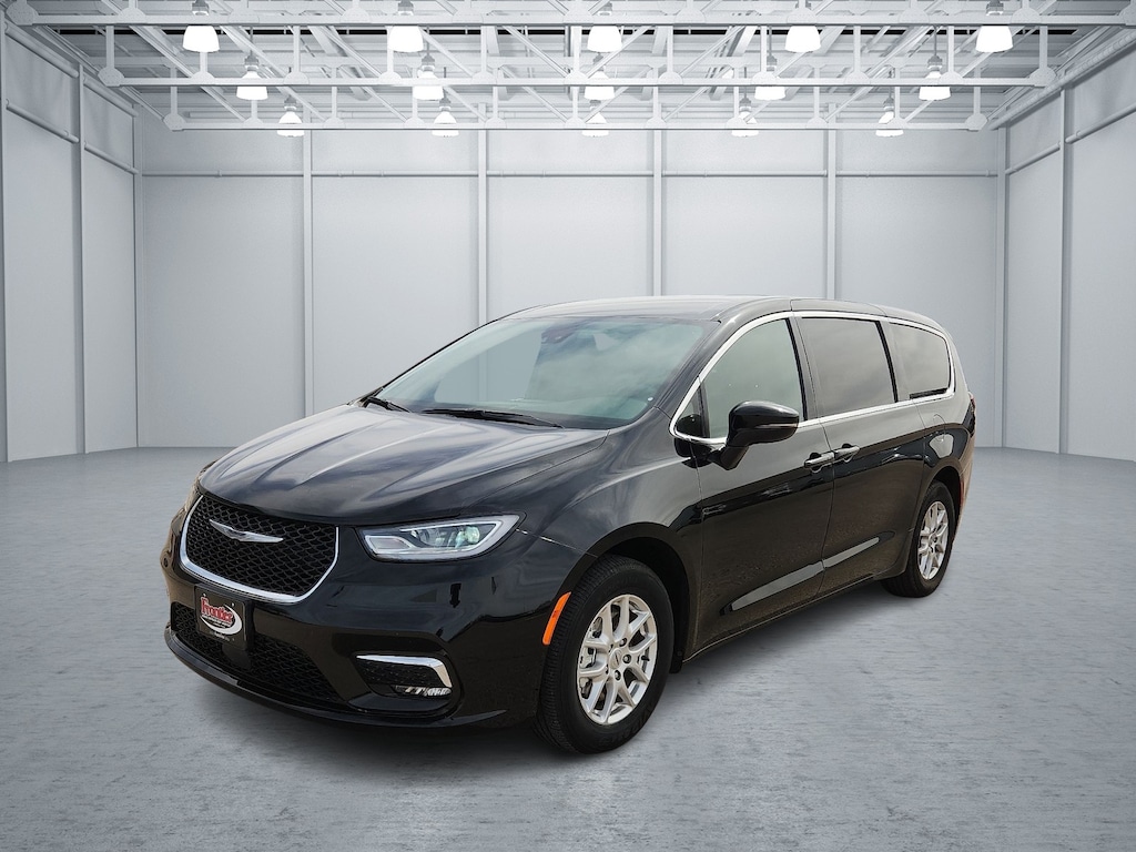 Used 2025 Chrysler Pacifica Select Van Passenger Van