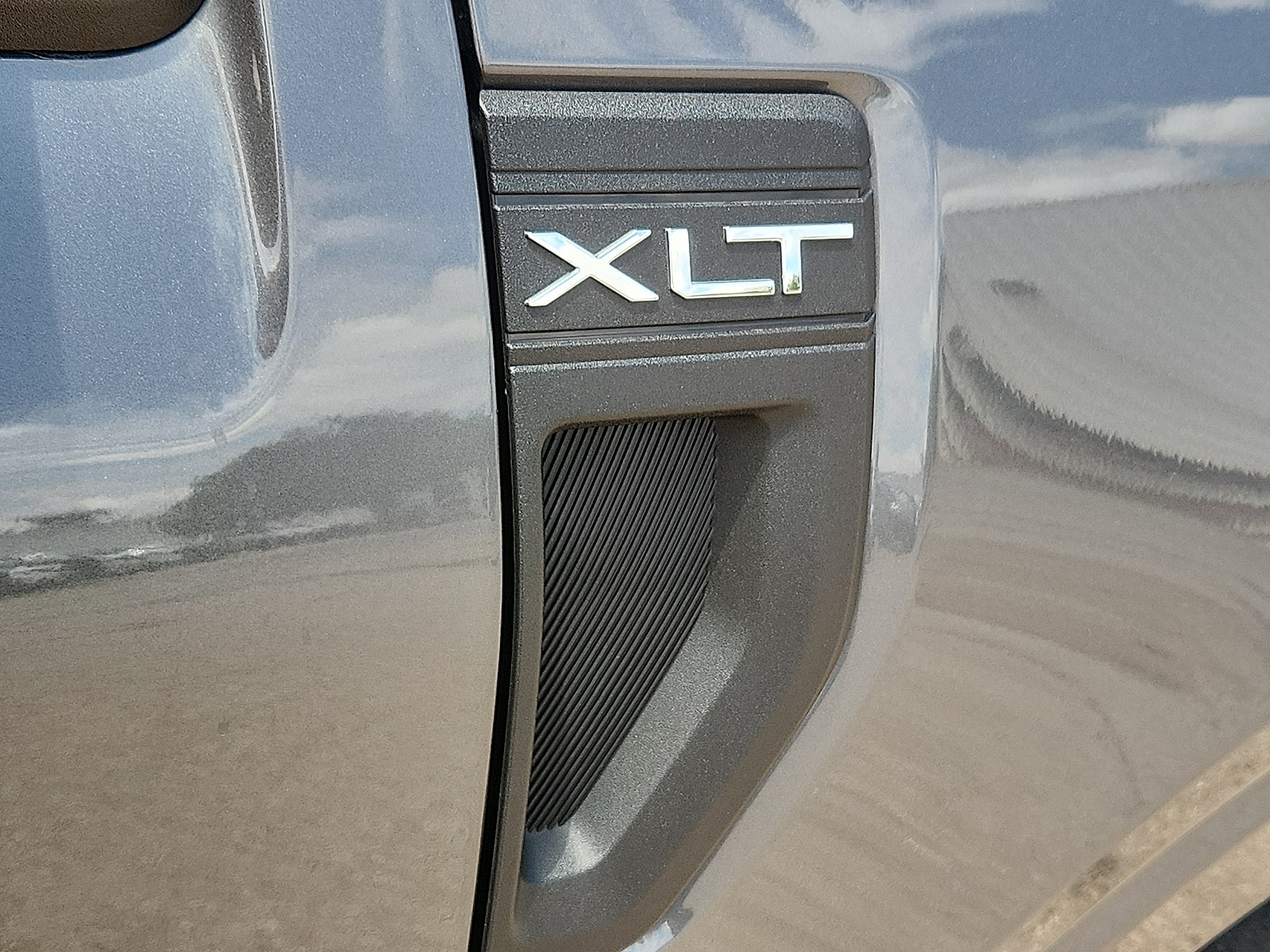 2025 Ford Maverick XLT - Photo 8