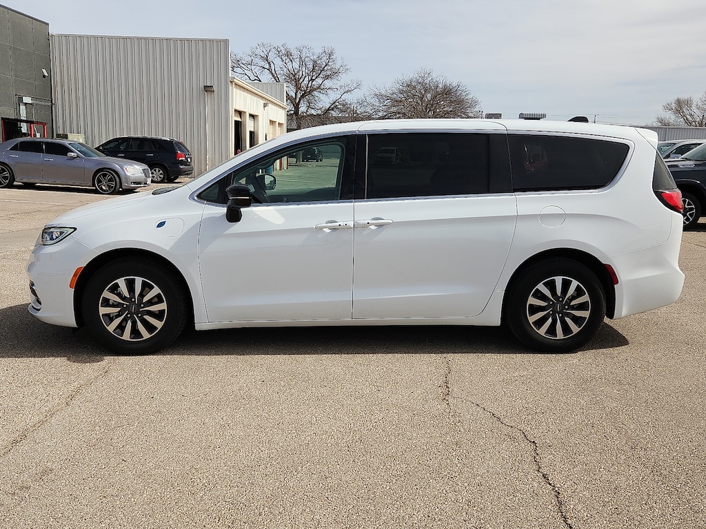 Used 2024 Chrysler Pacifica Plug-In Hybrid Select Van Passenger Van