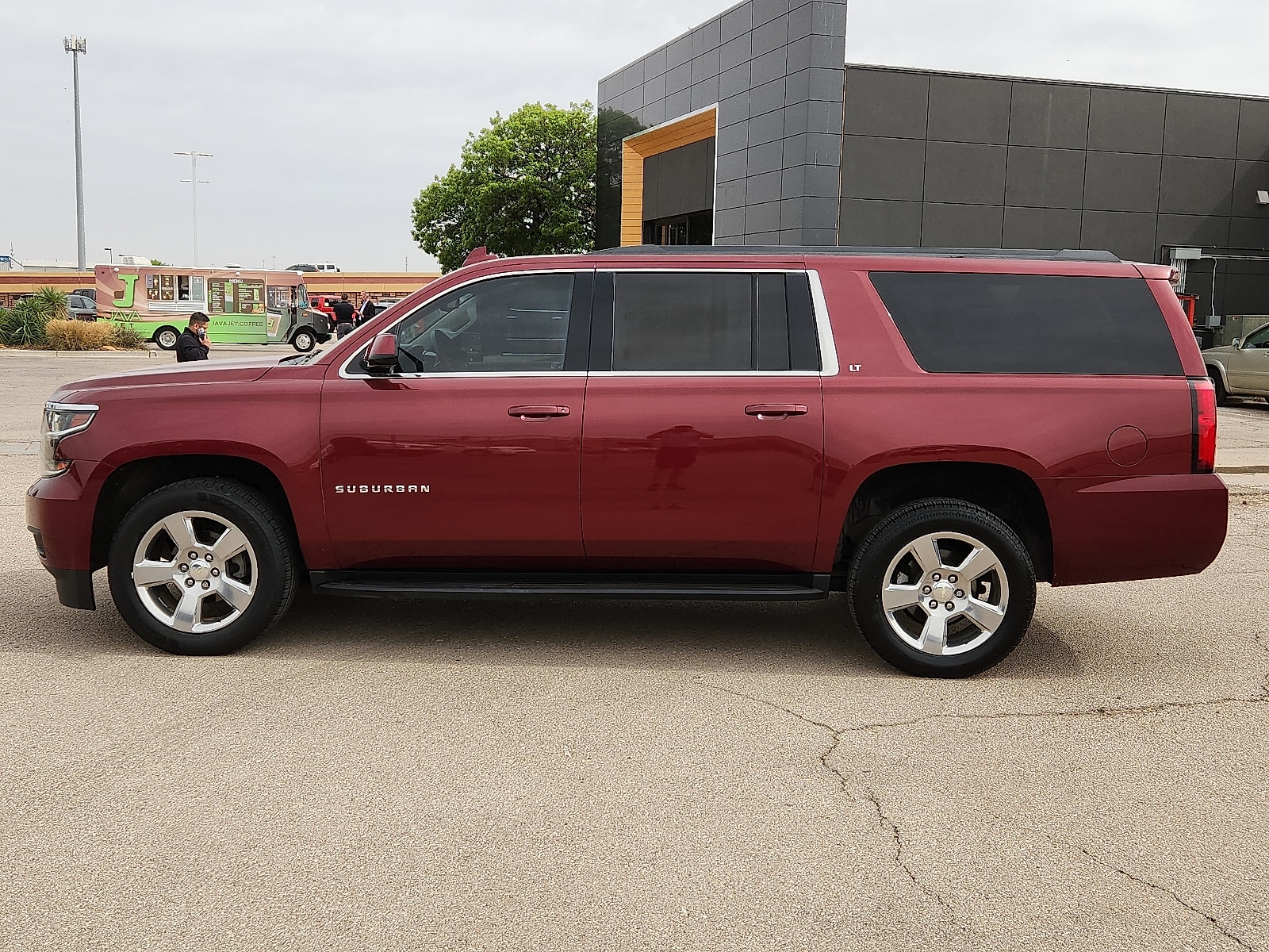 Used 2019 Chevrolet Suburban LT with VIN 1GNSKHKCXKR170932 for sale in Lubbock, TX