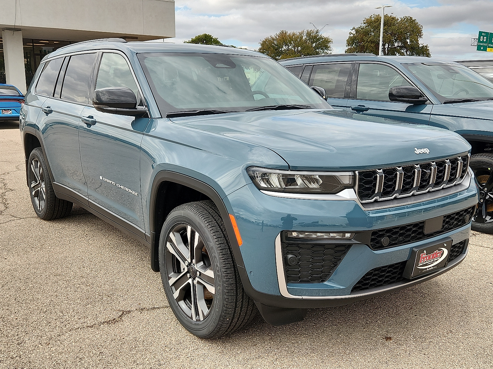 New 2027 Jeep Grand Cherokee L LIMITED 4X4 Sport Utility