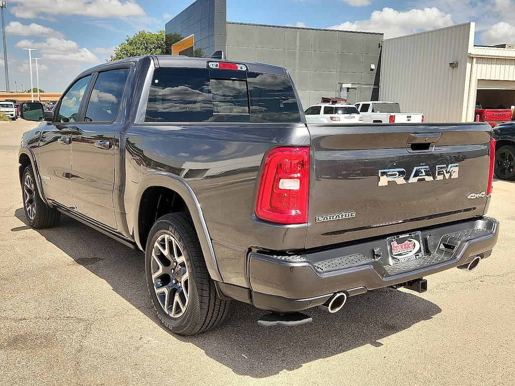 New 2027 Ram 1500 LARAMIE CREW CAB 4X4 5'7 BOX Pickup