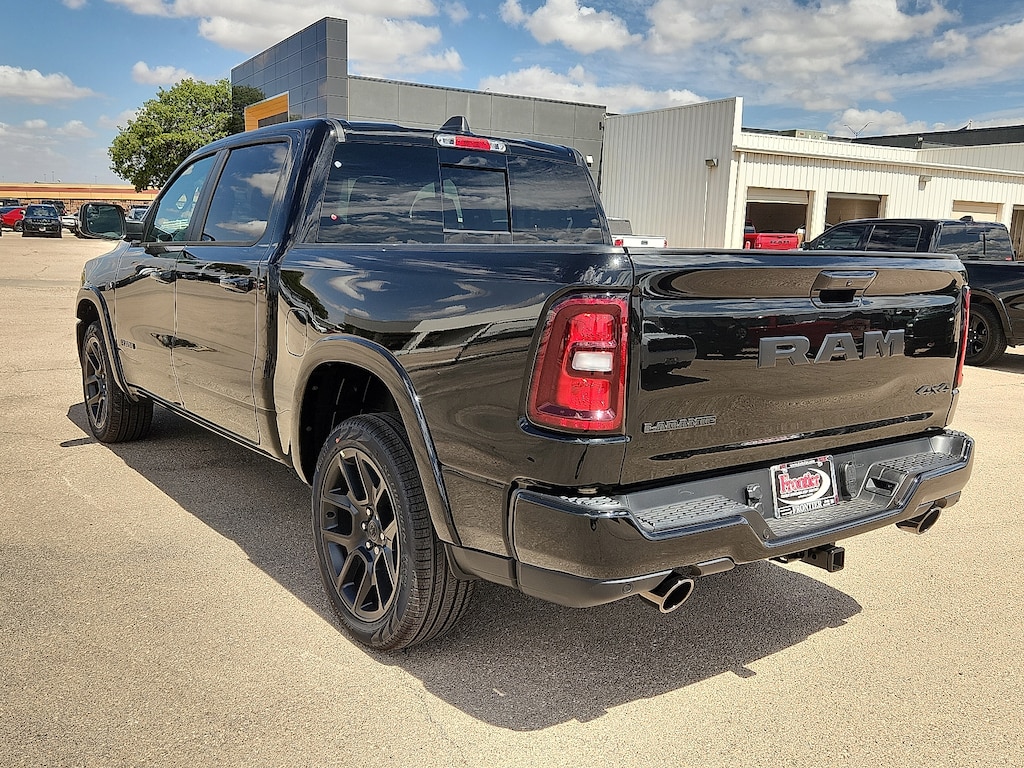 New 2027 Ram 1500 LARAMIE CREW CAB 4X4 5'7 BOX Pickup
