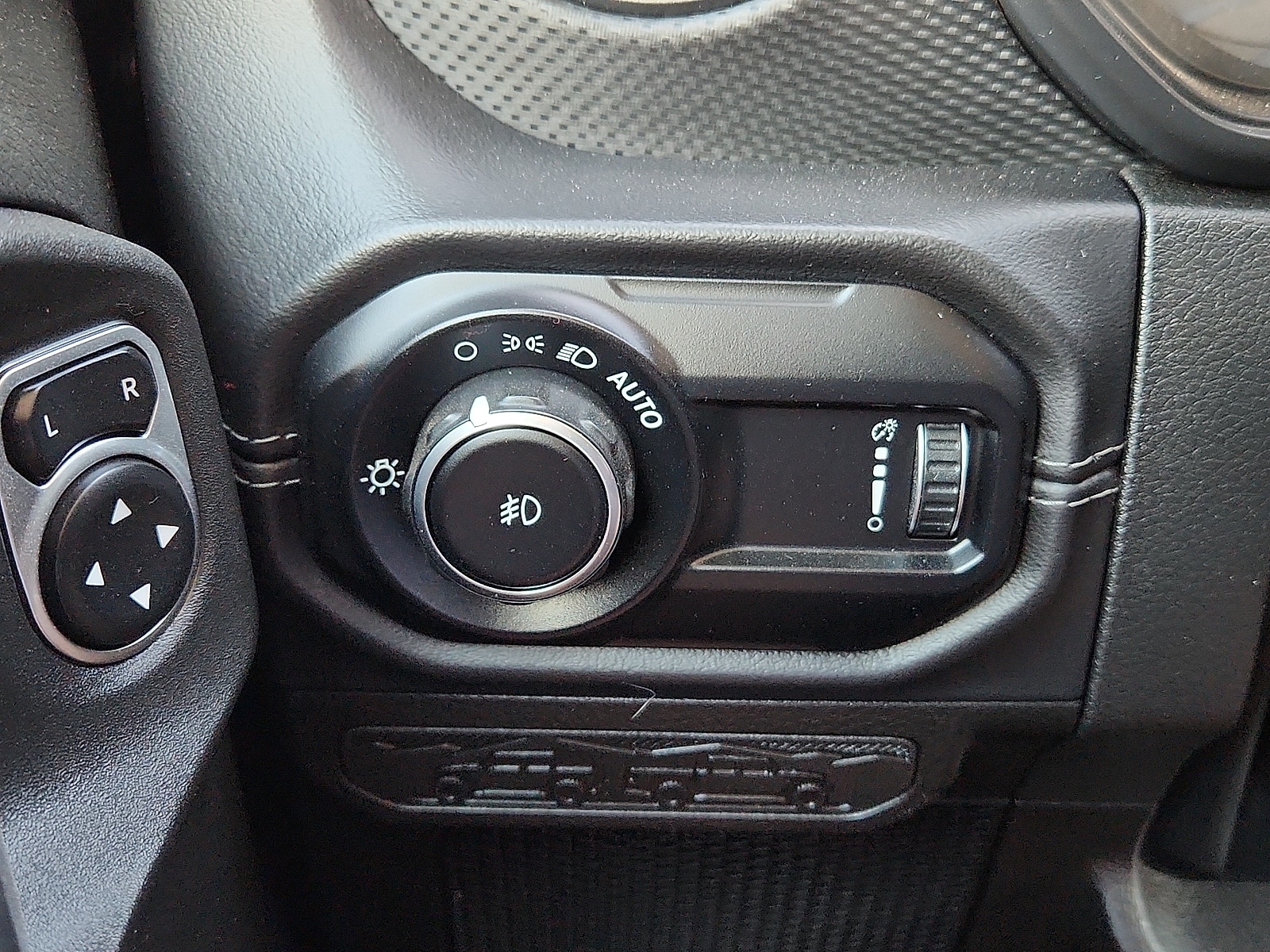 2025 Jeep Wrangler 4-Door Rubicon - Photo 17