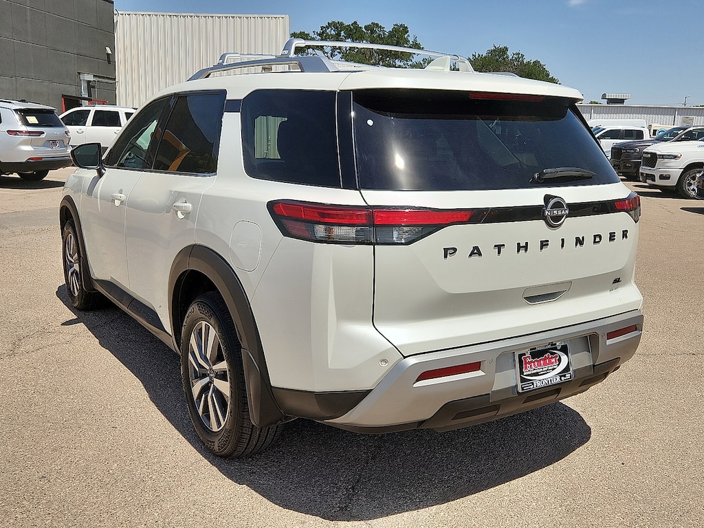 Used 2023 Nissan Pathfinder SL SUV